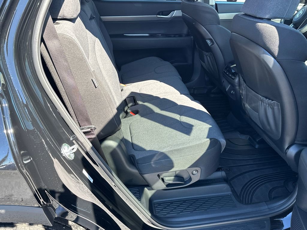 Used 2025 Hyundai Palisade SE image 15