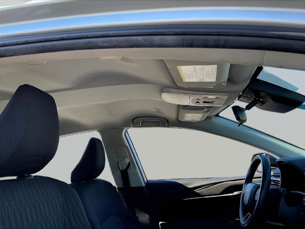 Used 2025 Toyota Camry LE FWD image 31