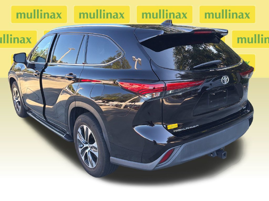 Used 2020 Toyota Highlander XLE FWD image 10