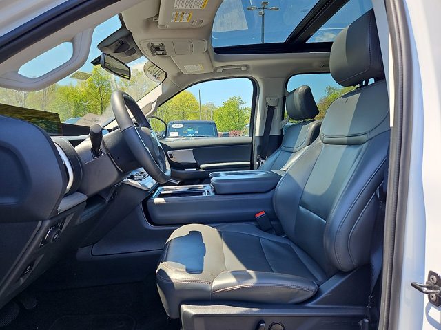 Certified 2025 Ford Expedition Active AWD/4WD image 20