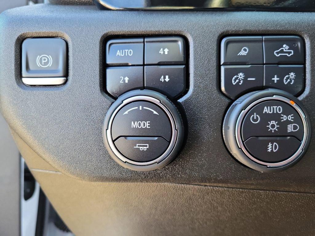 Used 2024 Chevrolet Silverado 2500 High Country w/ High Country Premium Package AWD/4WD image 22