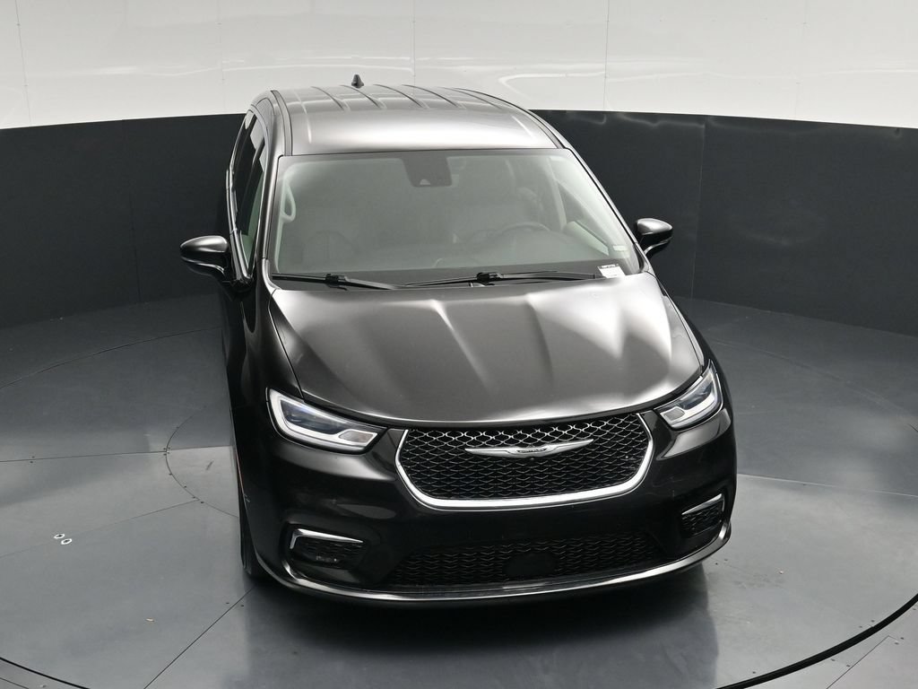 Used 2024 Chrysler Pacifica Touring-L FWD image 47