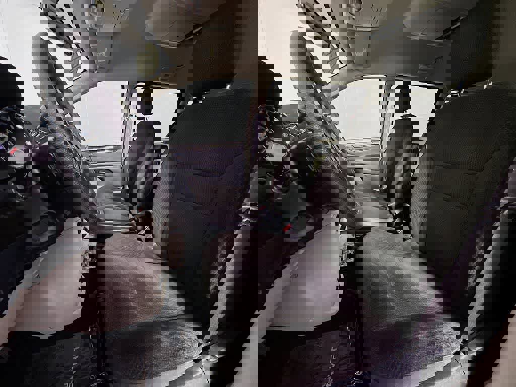 Used 2018 Dodge Grand Caravan SE w/ UConnect Hands-Free Group image 12