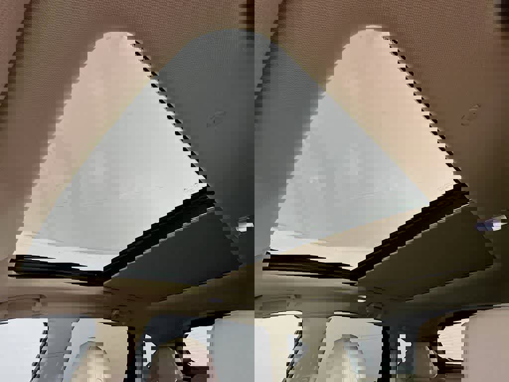 Used 2024 Acura RDX SH-AWD image 31