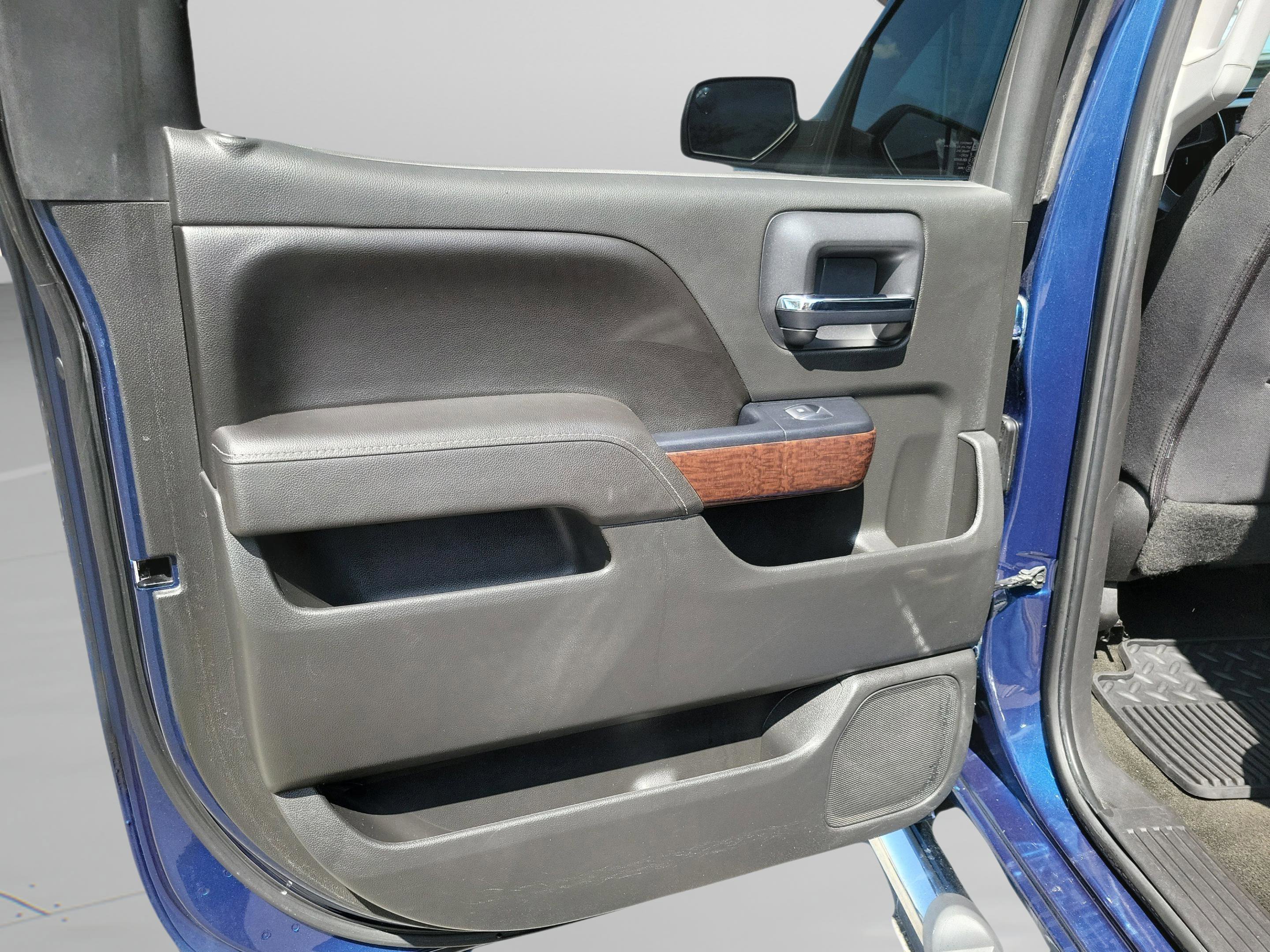 Used 2017 GMC Sierra 1500 SLE w/ SLE Value Package image 22