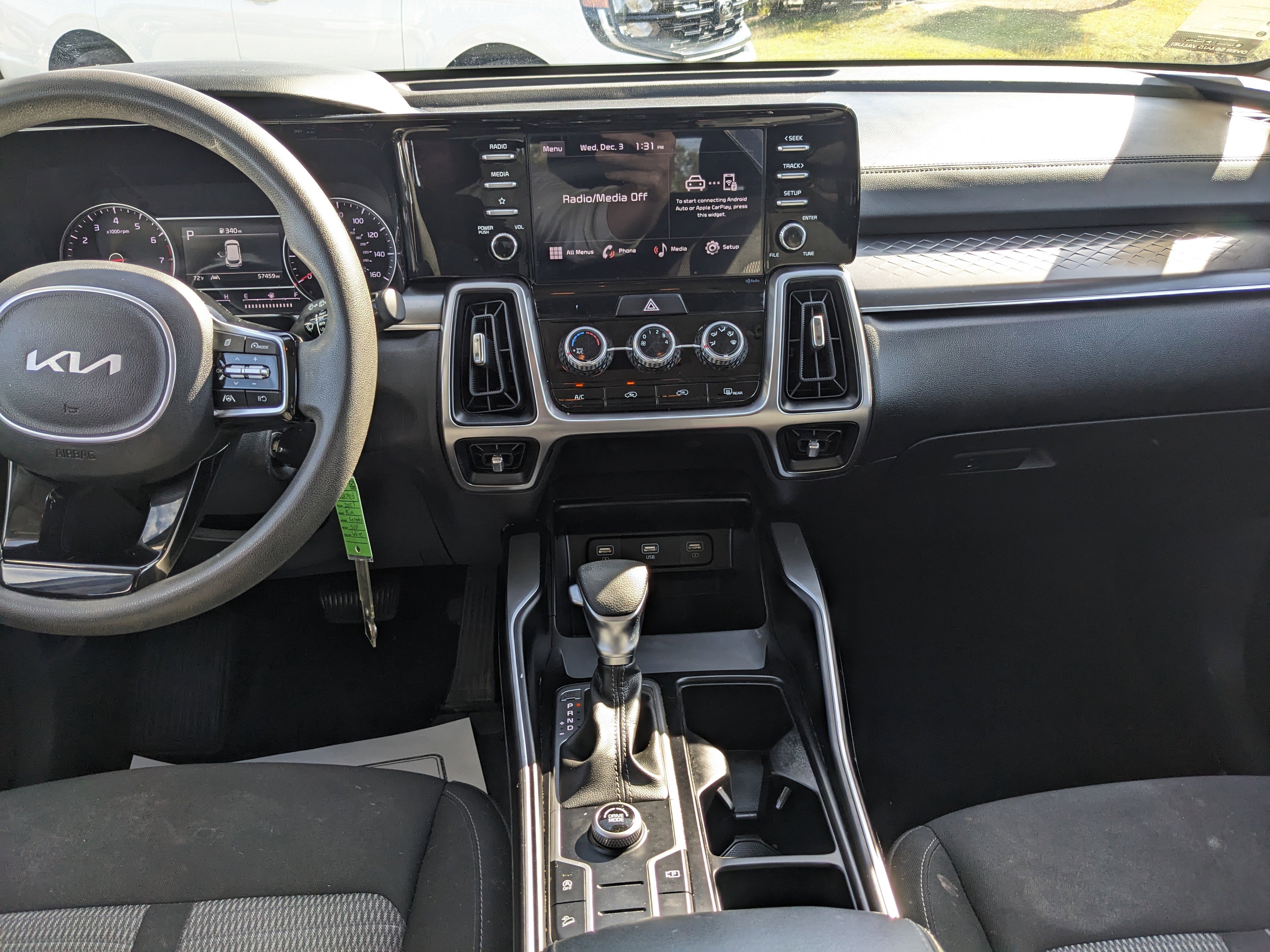 Used 2023 Kia Sorento LX image 15