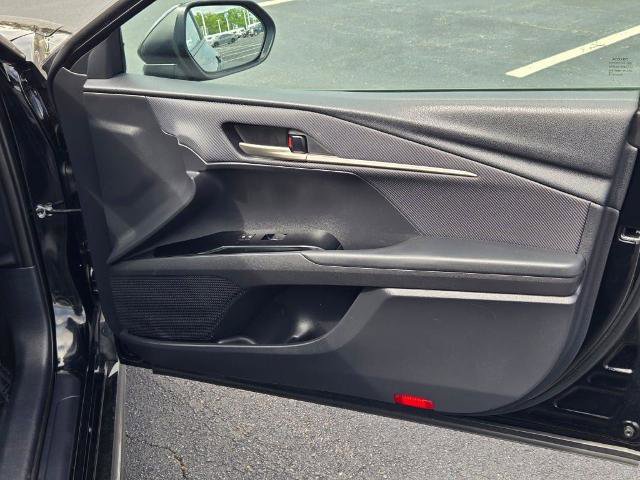 Used 2025 Toyota Camry SE FWD image 5