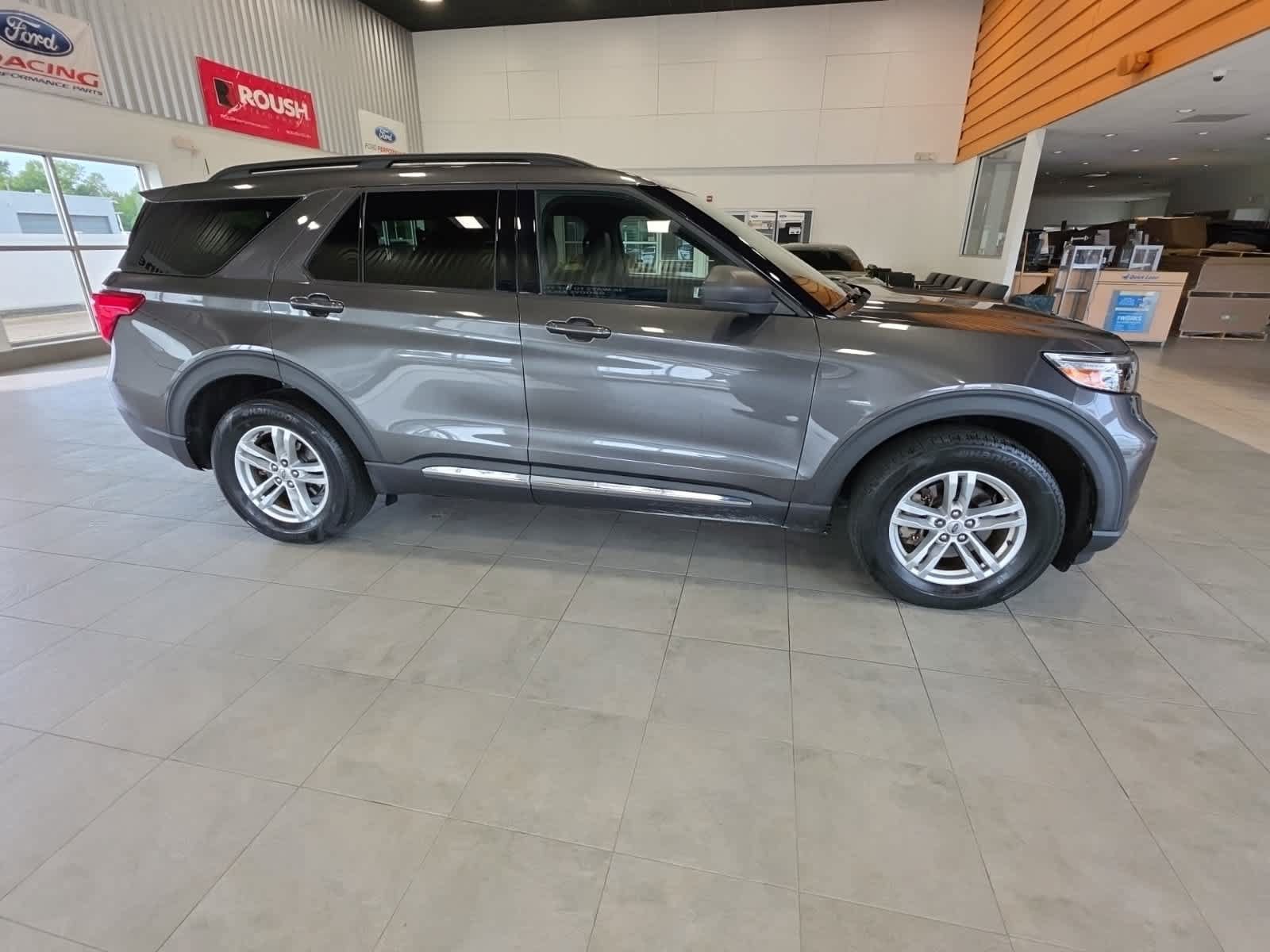 Certified 2020 Ford Explorer XLT w/ Equipment Group 202A AWD/4WD image 7