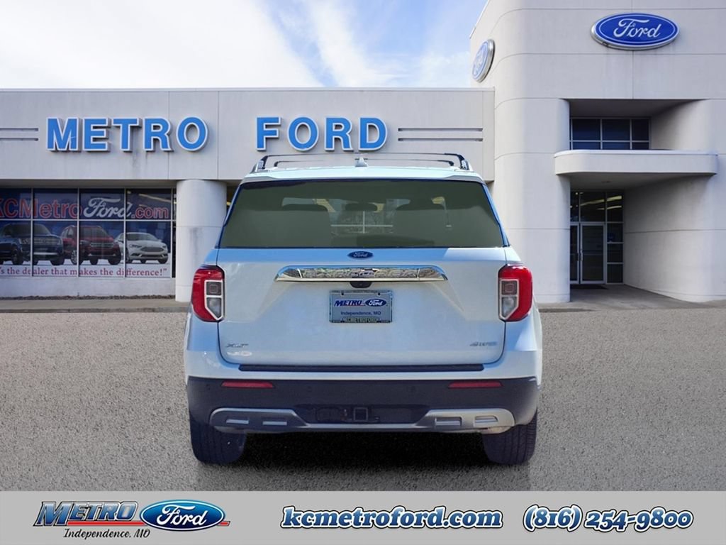 Certified 2022 Ford Explorer XLT w/ Equipment Group 202A AWD/4WD image 4