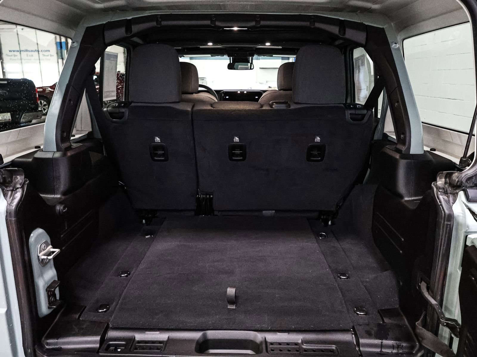 Used 2024 Jeep Wrangler Sahara image 16