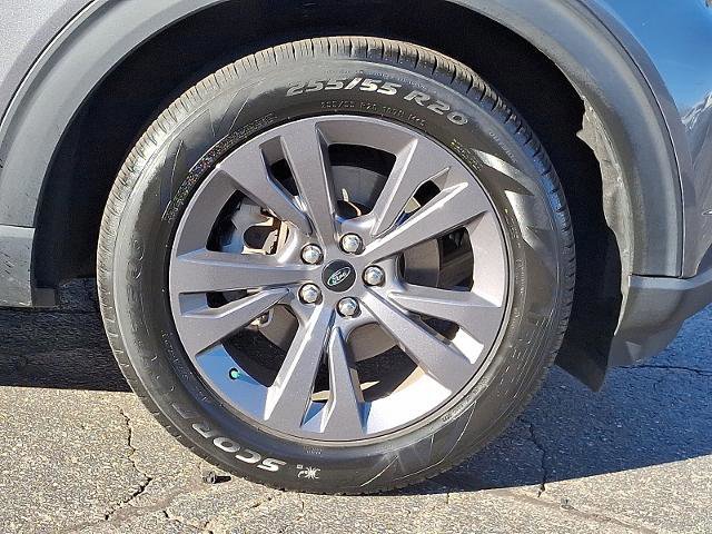 Certified 2022 Ford Explorer XLT w/ Equipment Group 202A image 8