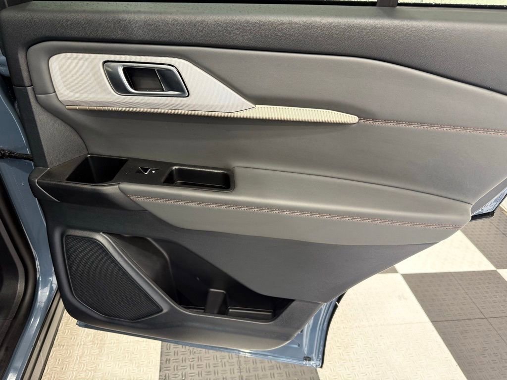 Certified 2025 Ford Explorer Active image 27