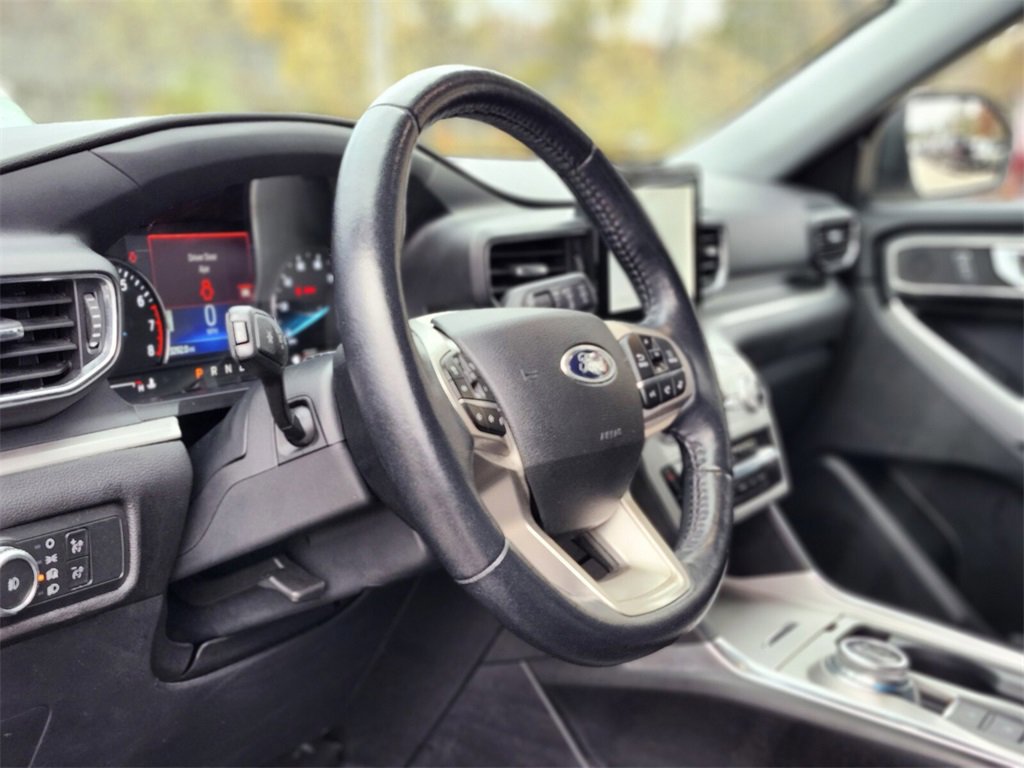 Certified 2022 Ford Explorer XLT w/ Equipment Group 202A image 19