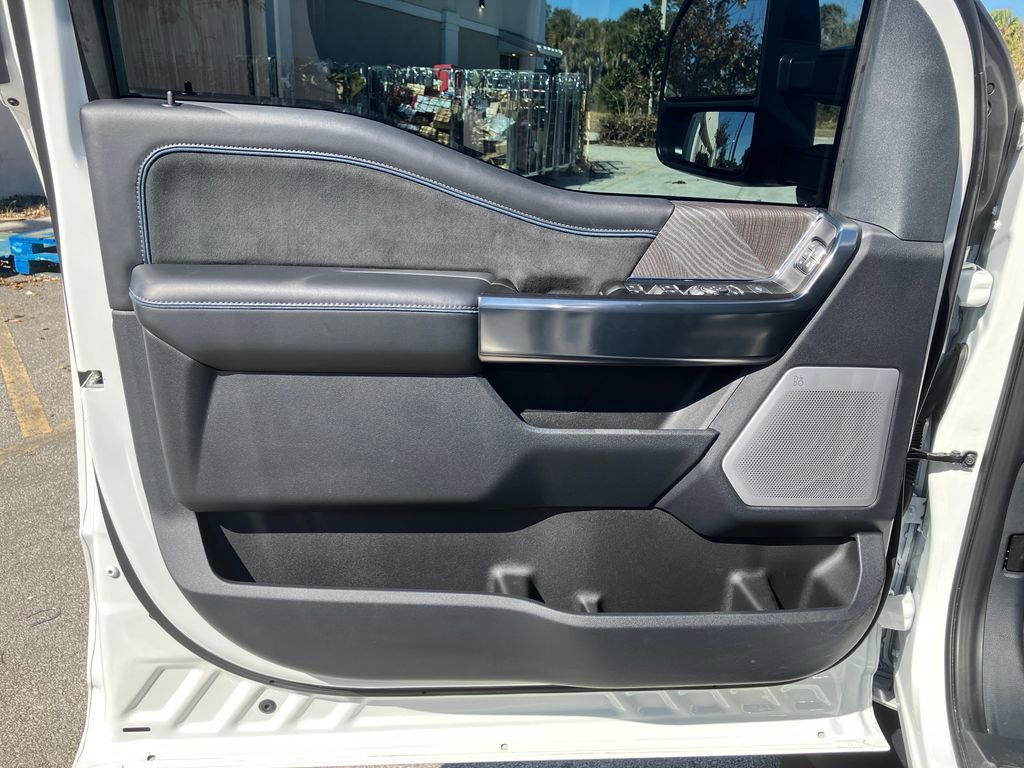 Certified 2025 Ford F450 Platinum w/ FX4 Off-Road Package AWD/4WD image 15