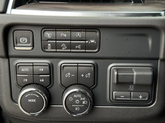 Used 2025 Chevrolet Tahoe Z71 w/ Comfort Package image 21