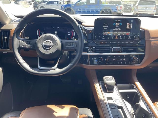 Used 2024 Nissan Pathfinder Platinum image 12