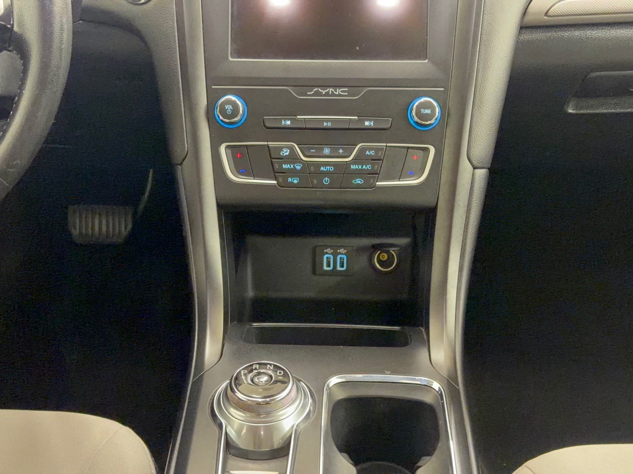 Certified 2019 Ford Fusion SE w/ Equipment Group 151A FWD image 22