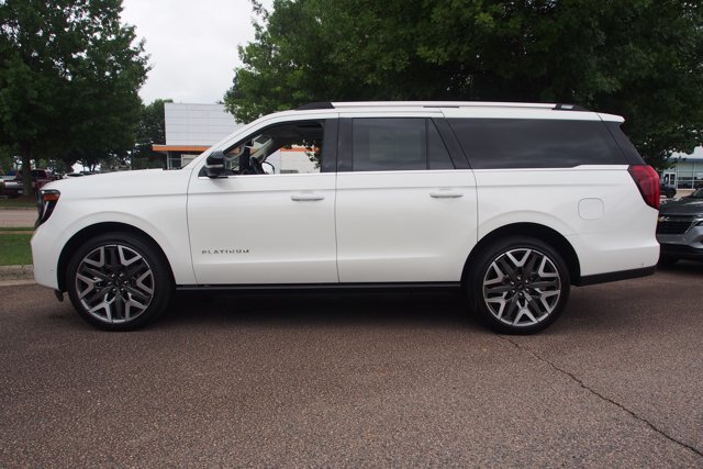 Certified 2025 Ford Expedition Max Platinum w/ Platinum Ultimate Package AWD/4WD image 4