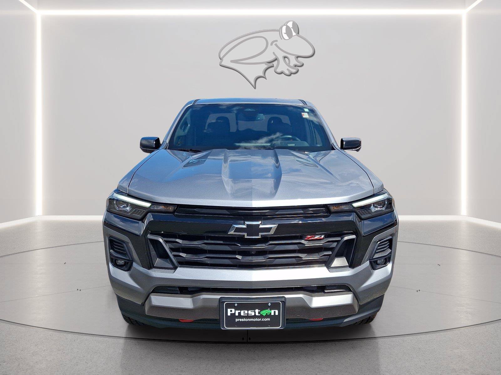 Used 2025 Chevrolet Colorado Z71 w/ Technology Package AWD/4WD image 7