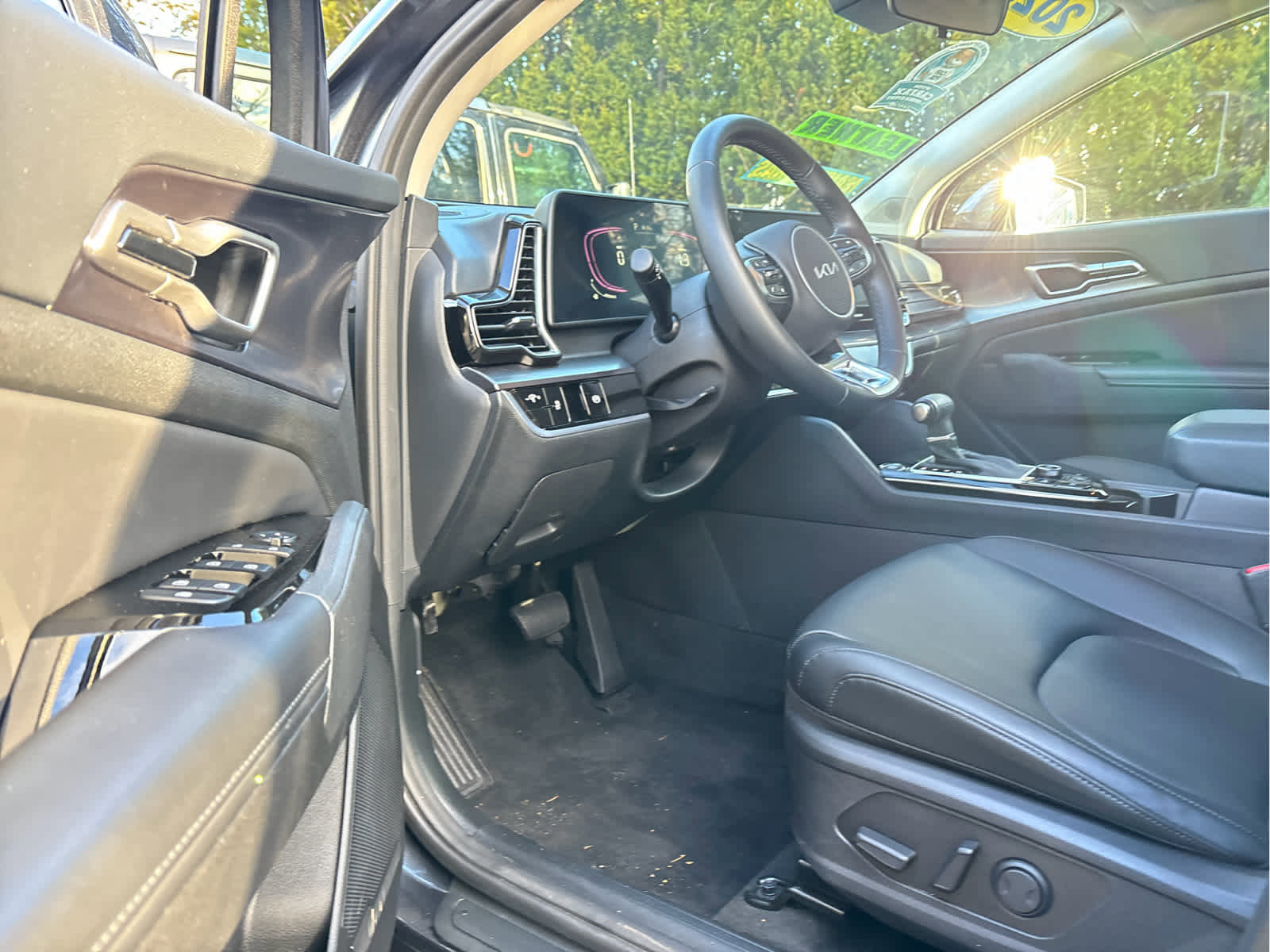 Used 2023 Kia Sportage EX image 8