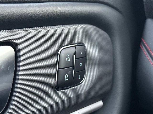 Certified 2025 Ford Explorer ST-Line w/ Premium Package image 38