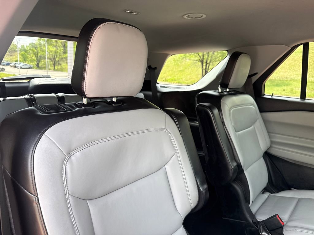 Certified 2021 Ford Explorer XLT w/ Equipment Group 202A AWD/4WD image 26
