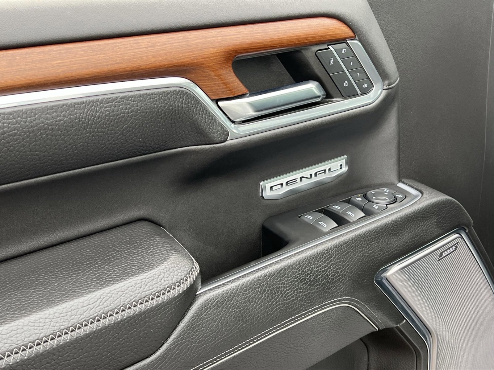 Used 2023 GMC Sierra 1500 Denali w/ Denali Reserve Package image 15