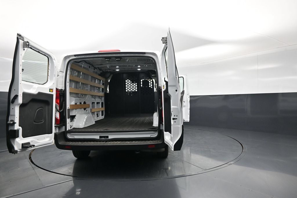 Certified 2025 Ford Transit 250 Low Roof w/ Exterior Upgrade Package RWD image 27