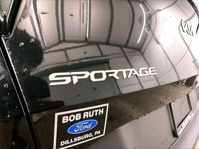Used 2023 Kia Sportage EX AWD/4WD image 13