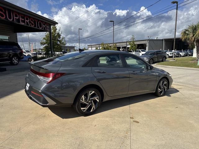 Used 2025 Hyundai Elantra Sport w/ Cargo Package image 8