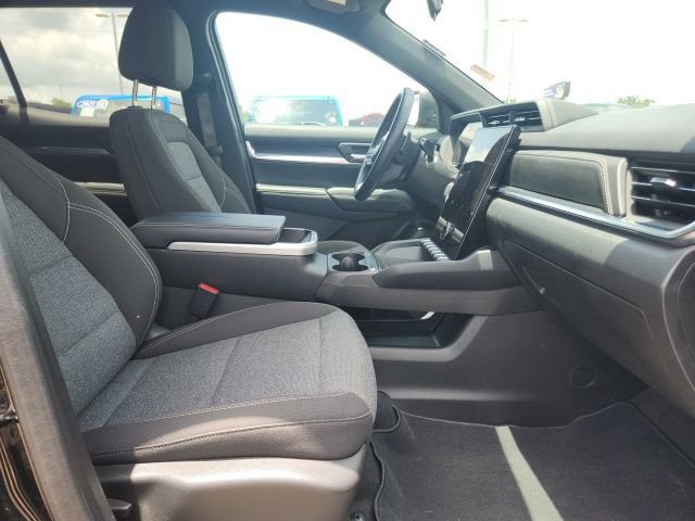 Used 2025 GMC Terrain Elevation AWD/4WD image 13