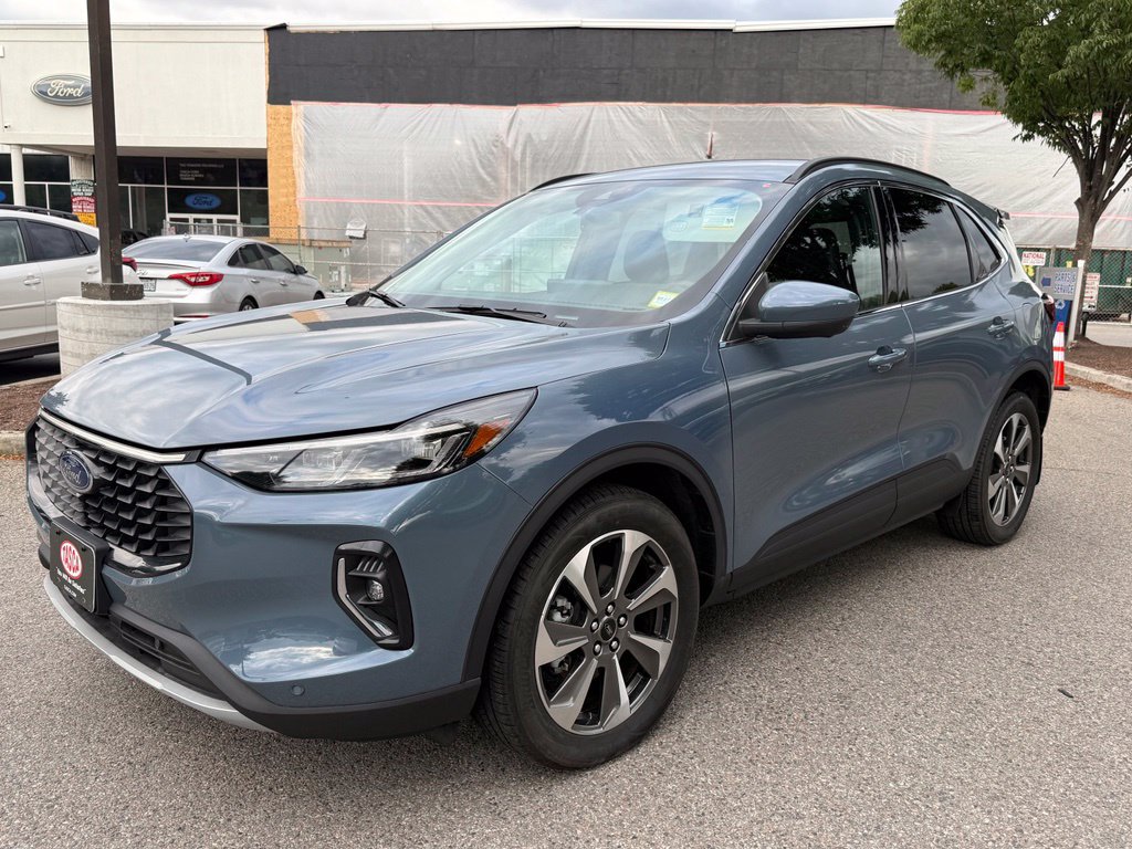 Certified 2023 Ford Escape Platinum AWD/4WD image 4