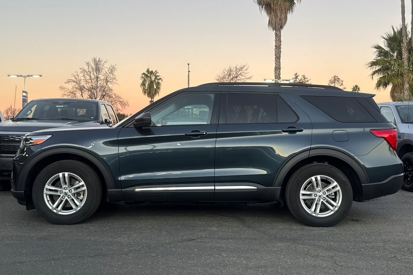 Certified 2022 Ford Explorer XLT w/ Equipment Group 202A image 8