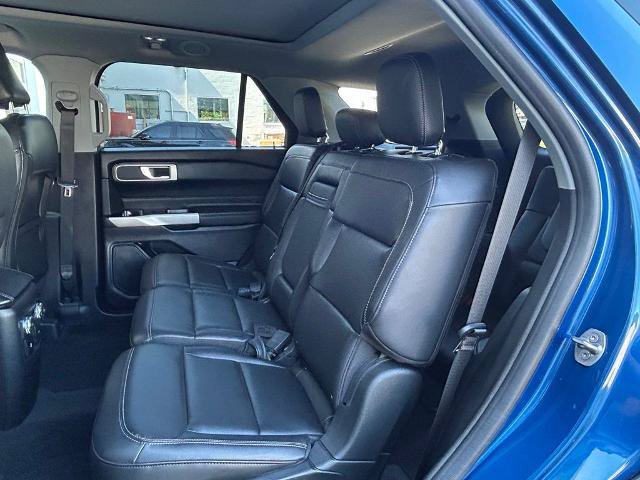 Certified 2022 Ford Explorer XLT w/ Equipment Group 202A AWD/4WD image 30