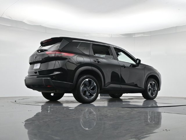 Used 2025 Nissan Rogue SV FWD image 31