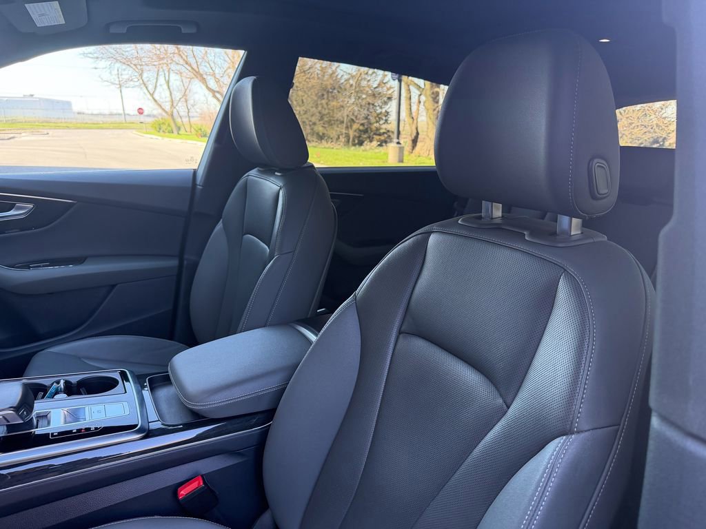 Used 2019 Audi Q8 Prestige w/ Towing Package image 11