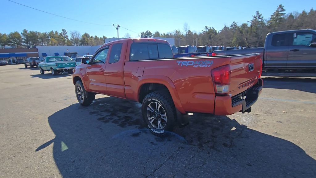 Used 2017 Toyota Tacoma TRD Sport w/ Tow Package (A/T) AWD/4WD image 17