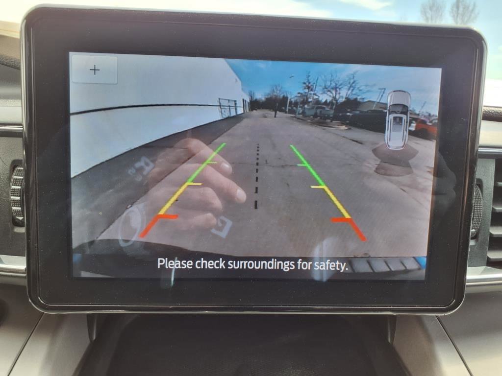 Certified 2022 Ford Explorer XLT w/ Equipment Group 202A image 18