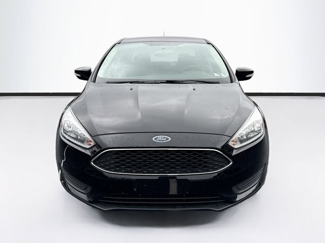 Certified 2018 Ford Focus SE w/ Cold Weather Package FWD image 3