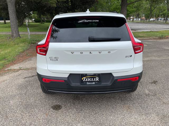 Used 2025 Volvo XC40 B5 Plus AWD/4WD image 18