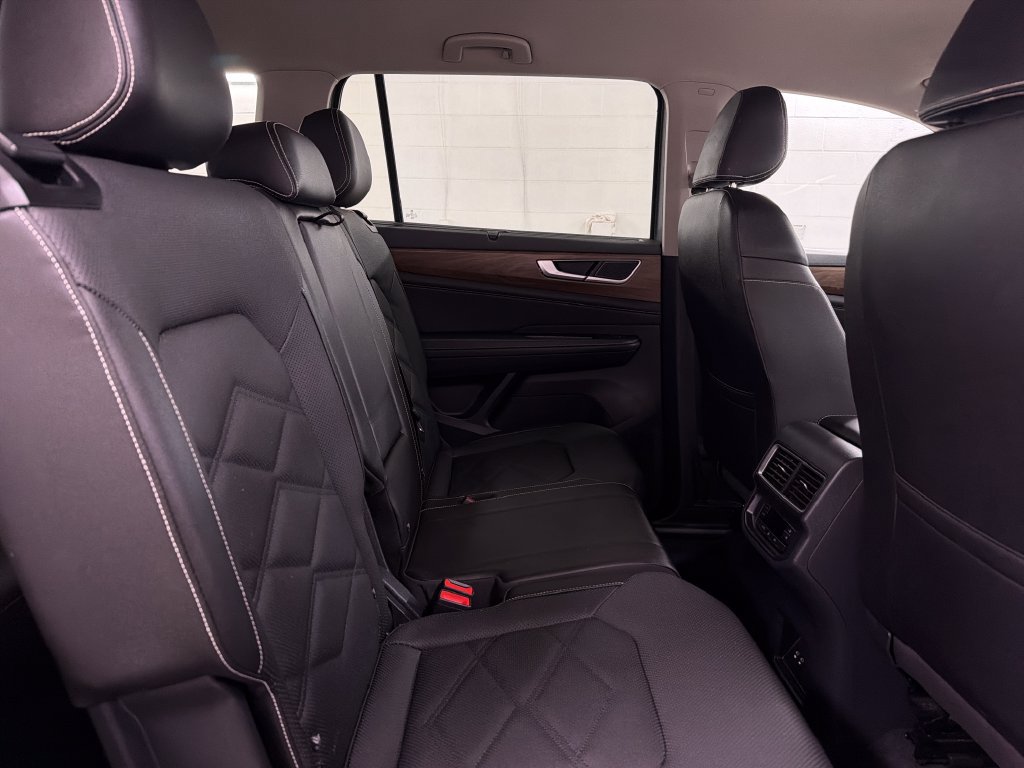 Used 2025 Volkswagen Atlas SE FWD image 28