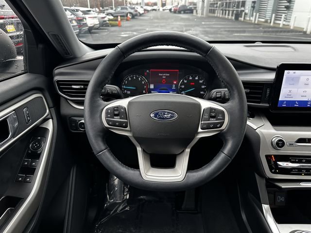 Certified 2022 Ford Explorer XLT w/ Equipment Group 202A image 14