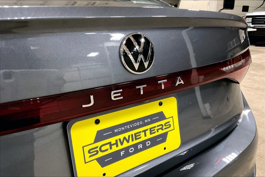 Used 2025 Volkswagen Jetta Sport FWD image 8