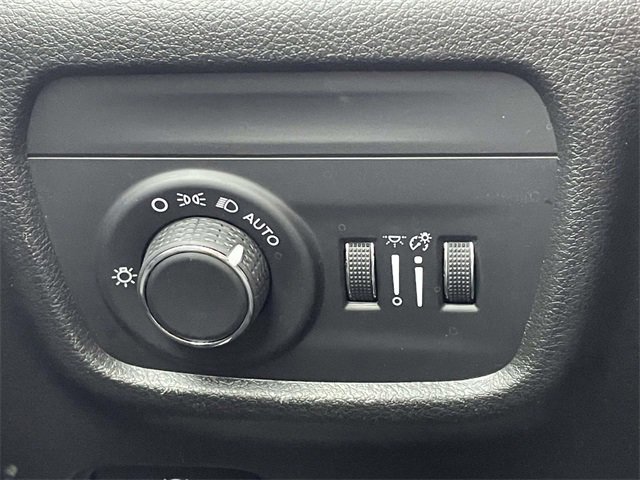 Used 2023 Jeep Grand Cherokee Altitude image 19