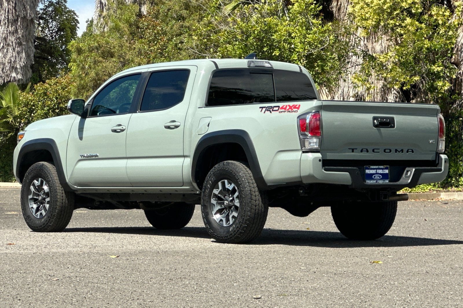 Used 2023 Toyota Tacoma TRD Off-Road w/ Technology Package AWD/4WD image 5
