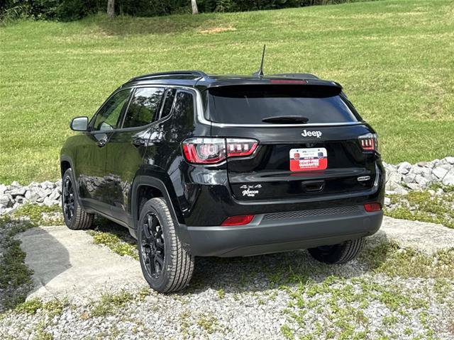 Used 2022 Jeep Compass Latitude AWD/4WD image 4