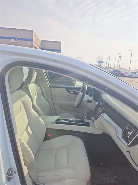 Used 2019 Volvo S60 T5 Momentum w/ Premium Package image 33