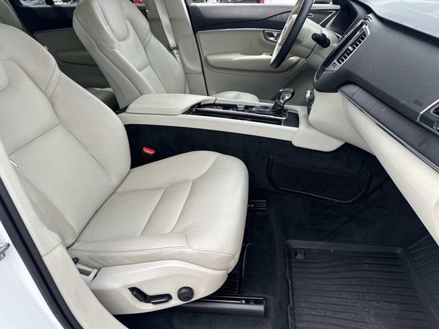 Used 2020 Volvo XC90 T6 Momentum AWD/4WD image 11