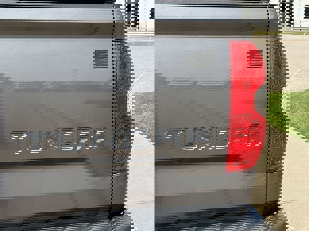 Used 2019 Toyota Tundra SR5 w/ TRD Off Road Package image 8