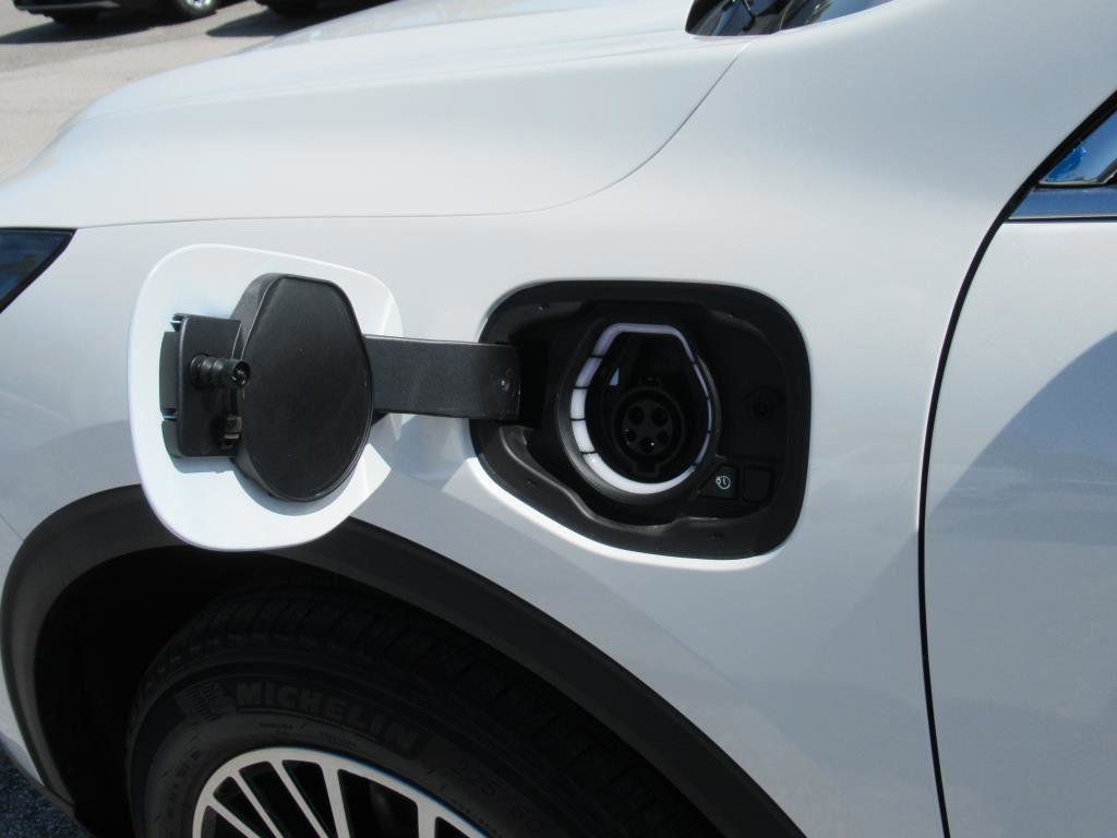 Certified 2024 Ford Escape PHEV w/ PHEV Premium Package image 8